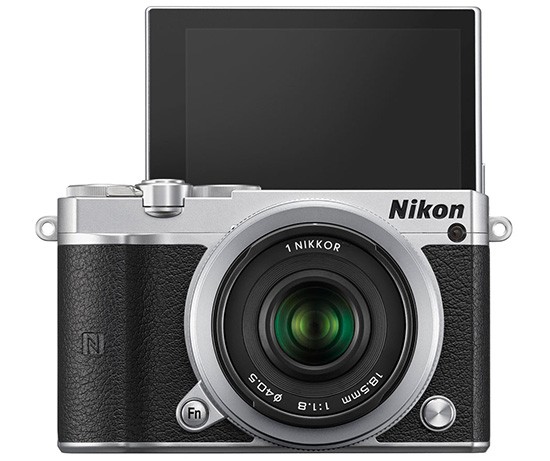 Nikon-1-J5-camera-selfie-screen-550x461